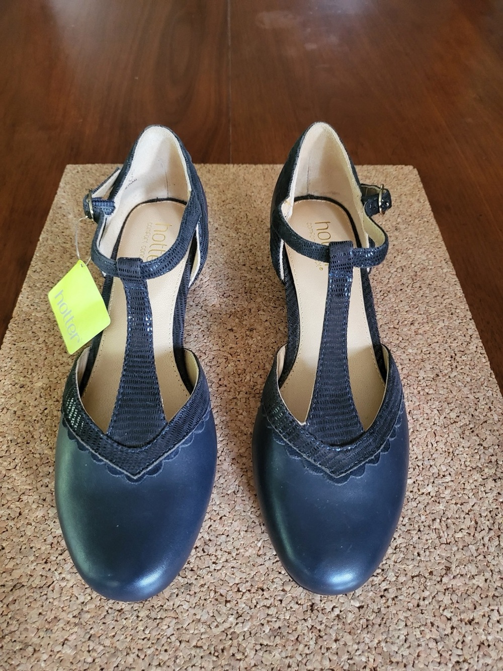 NWT Hotter Viviene Navy Leather T-Strap Heels Size 5